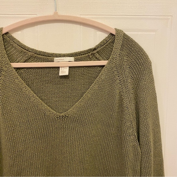 Green Knit Sweater - Picture 3 of 3